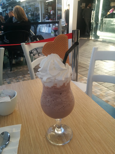 טוני אייס - הסעדה