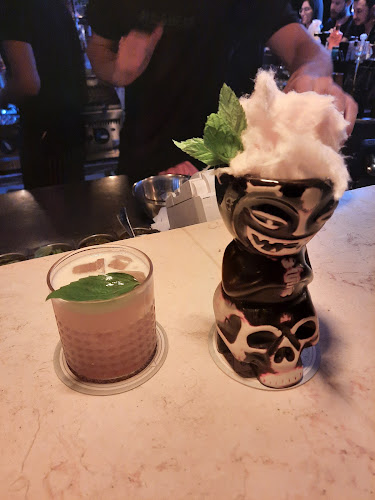 בסטורי - הסעדה