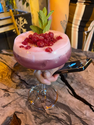 Full Moon Bar | פול מון בר - רמת גן