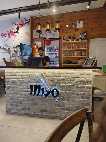 מיו סושי בר - הסעדה