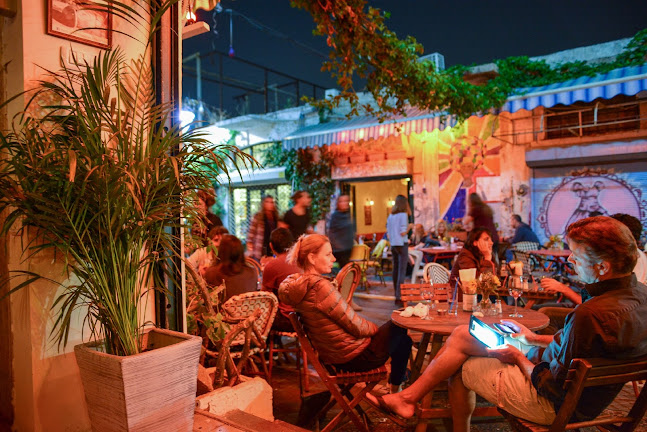 פארוק בשוק - Faruk Bashuk - הסעדה