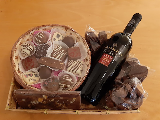 Opinii despre בוטיק שוקולד לה פואם în נתניה - הסעדה