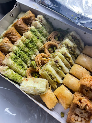 Comentarii opinii despre Mahroum Sweets since 1890