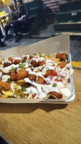 האטץ' - הסעדה