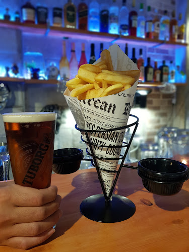 עאיישה - אוכל, שתיה, חברים - Ayesha - falafal bar