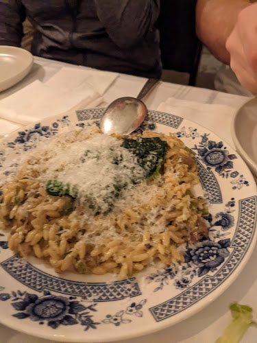 קינן - בית לשמחה, אוכל ויין - הסעדה