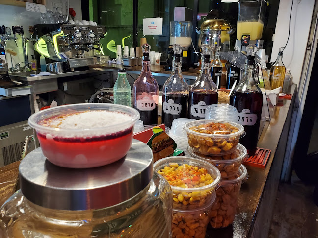 חצר השוק, כפר סבא (מאחורי ויצמן 125 - לא בחזית, הרחוב