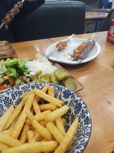 מייק בורגר - הסעדה