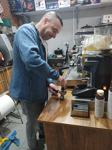 בעלי המלאכה 12, קריית ביאליק