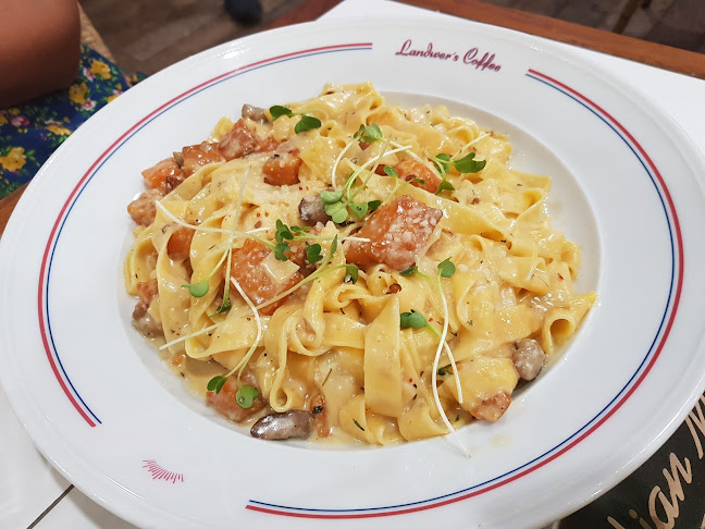 לנדוור ביג פאשן אשדוד - הסעדה