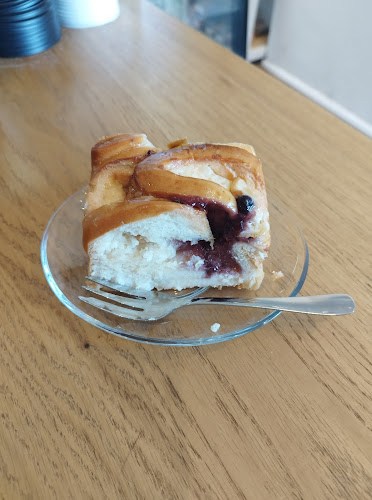 פיס אוף קייק - קונדיטוריה בירושלים | בית קפה | עוגות | עוגיות | עוגות יום הולדת | קינוחים - ירושלים