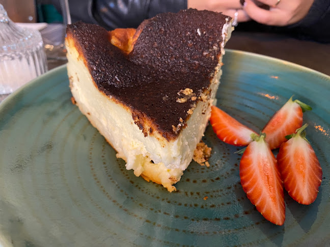 בר 30 - הסעדה