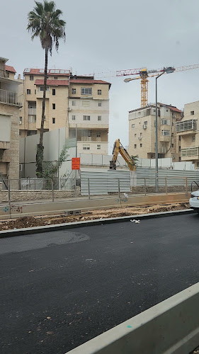 פריך פטיסרי שמדבר עברית - ירושלים