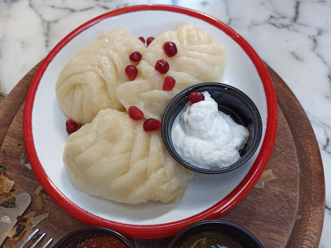 Comentarii opinii despre מסעדת ללה - בית מאפה ומעדניה גיאורגי אותנטי