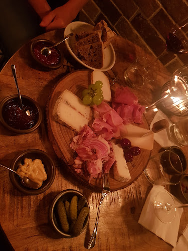 ג'וני בר יין Jony wine bar - הסעדה