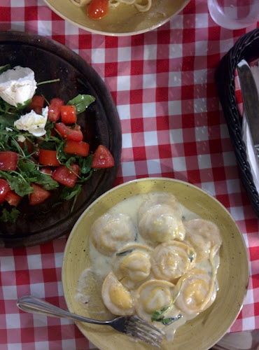 ג'רדינו בלו - הסעדה