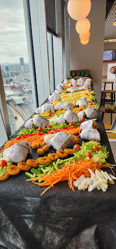 דיל בורגר - הסעדה