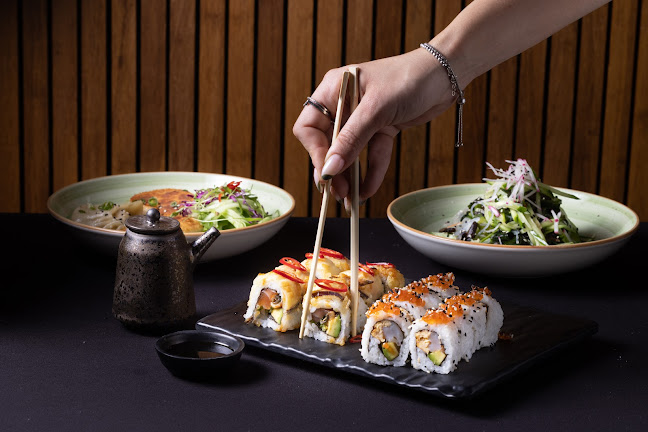 Lai fu ליי פו דים סאם וסושי בר - הסעדה