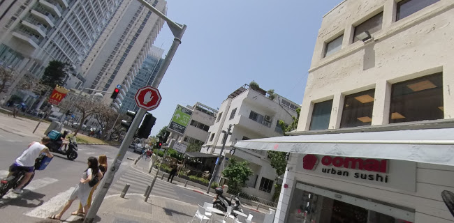 לולו אנד קו.