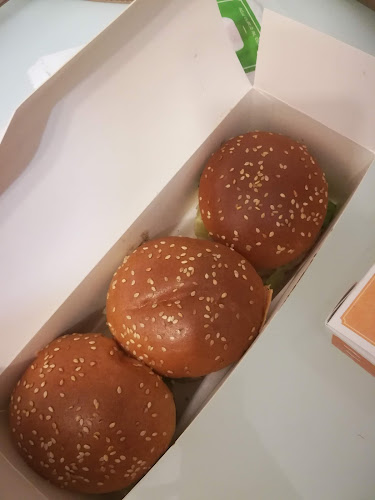 בורגרים חדרה, כשר בשר חלק - הסעדה