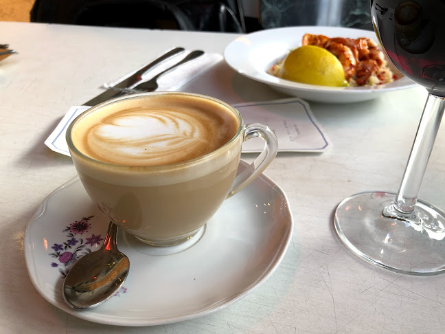 קפה פועה - הסעדה