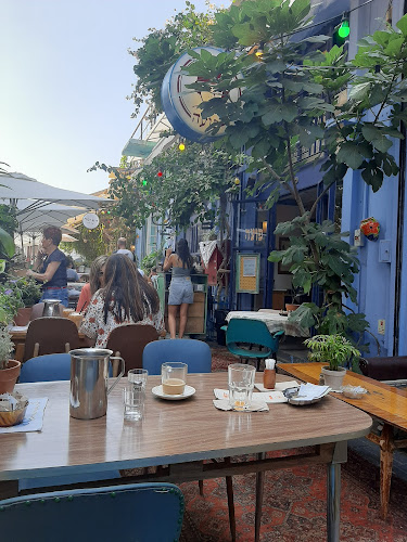 קפה פועה - הסעדה