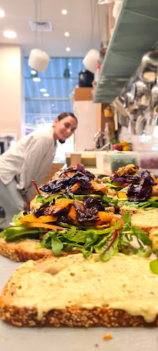 רויטל יוצרת טעים - הסעדה