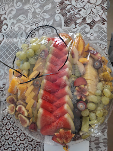 פרילנד - מגשי פירות | סושי פירות - הסעדה