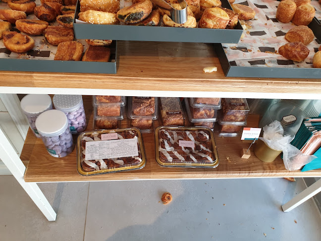 ביסקוטי - הסעדה