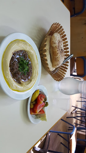 חומוס זיו - הסעדה