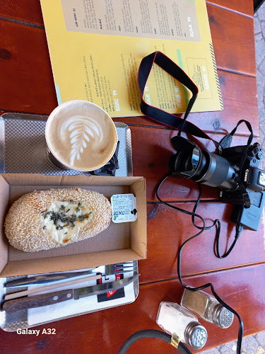 פעמיים קפה - הסעדה