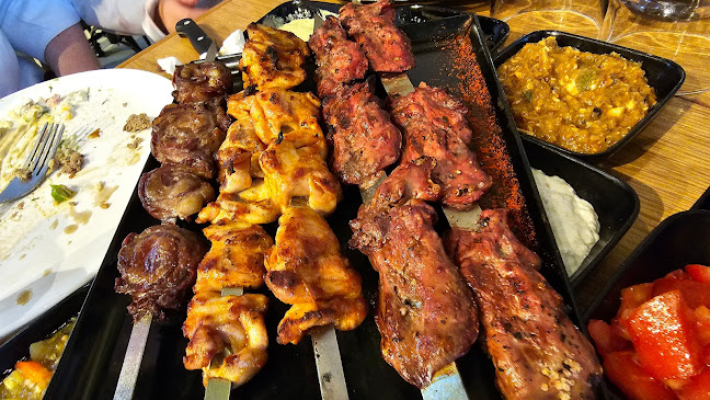 זוארס שווארמה גריל בשרים - הסעדה