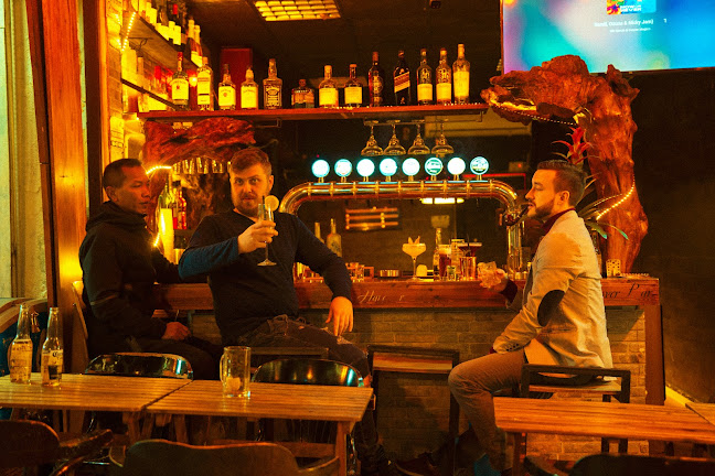 Full Moon Bar | פול מון בר