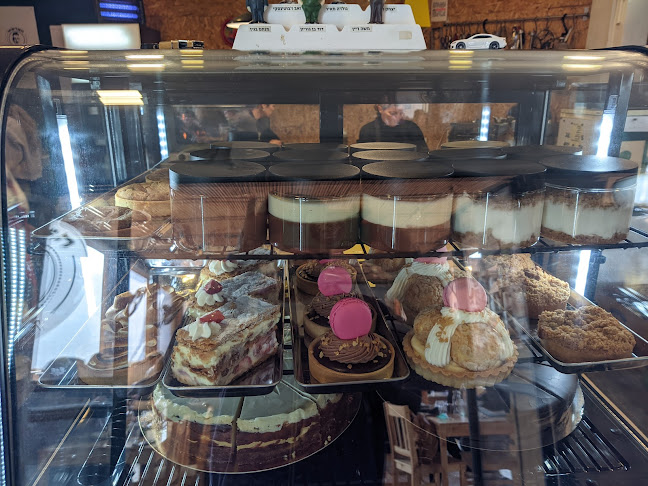 Opinii despre הצרפתי בית קפה/קונדטוריה/גלריה în עשרת - הסעדה