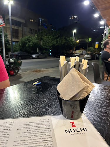 נוצ׳י סושי בר