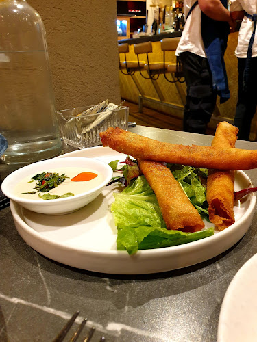 דוניס דגים ויין - הסעדה