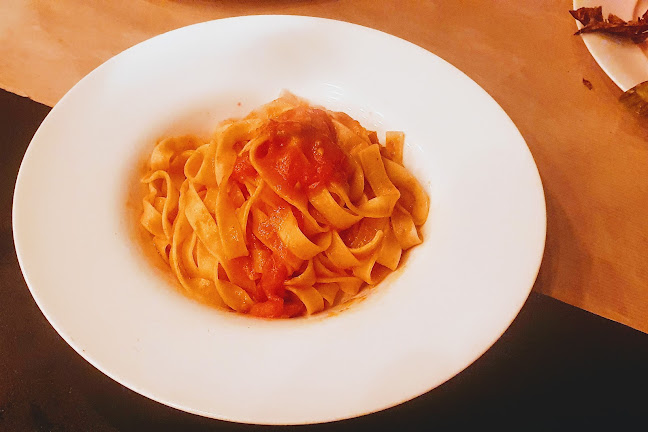 Comentarii opinii despre מלכה - Malka by Eyal Shani