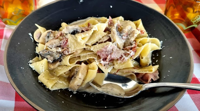 Pizza Biennale - הסעדה