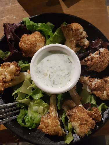 עיזה בר - הסעדה