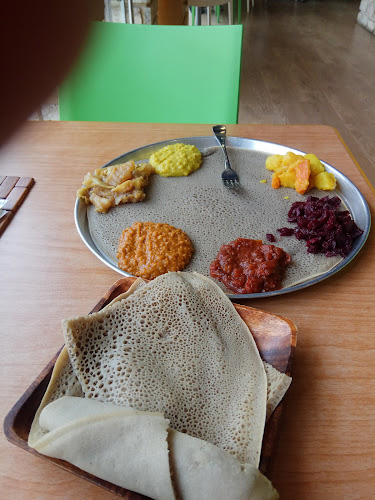 גוג'ו מסעדה אתיופית רחובות - הסעדה