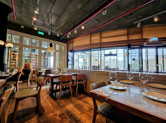 טאטי ביסטרו - הסעדה