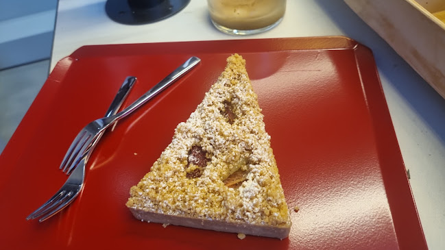 Alon Shabo Store (אלון שבו חנות וקונדיטוריה שינקין) - הסעדה