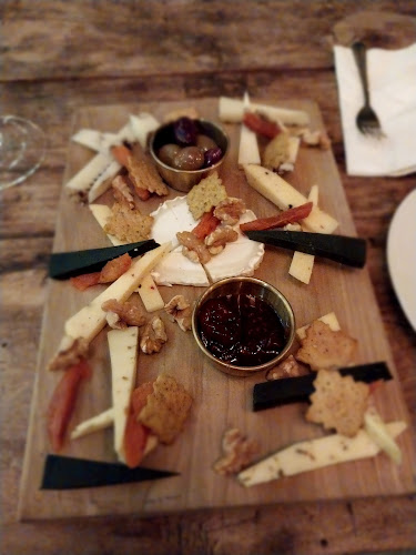 Comentarii opinii despre ויצמן 2 - יינות וטעמים