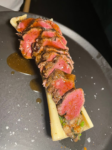 מסעדת איי - a Restaurant - הסעדה