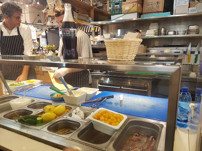 SHERRY HERRING - הסעדה