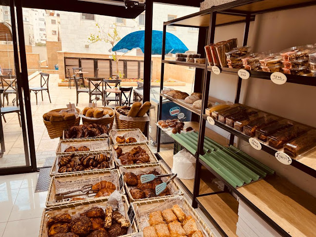 Opinii despre אדל - קונדטוריה, מאפה וקפה în נתניה - הסעדה