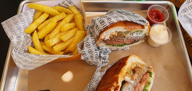 Burgers Bar | בורגרס בר | המבורגר כשר גבעה צרפתית ירושלים - ירושלים