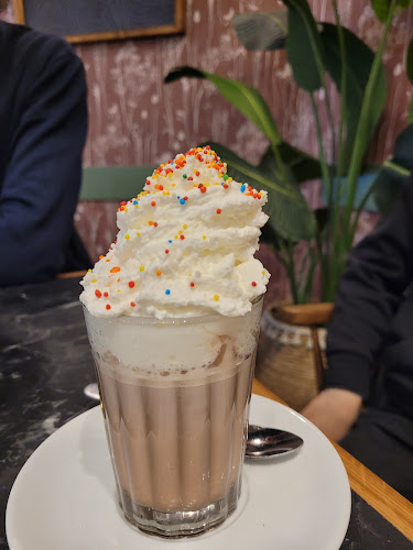 Comentarii opinii despre בליקר בייקרי מודיעין - כשר למהדרין חלבי