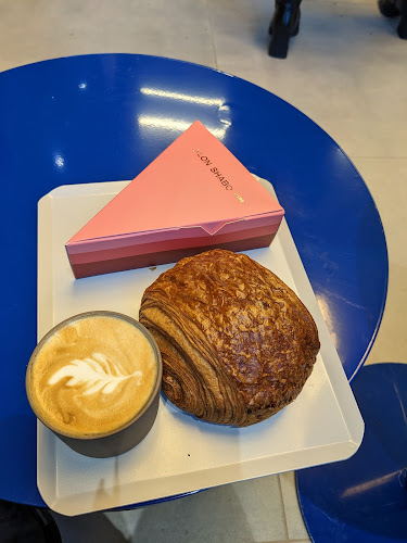 Alon Shabo Store (אלון שבו חנות וקונדיטוריה שינקין) - תל אביב-יפו