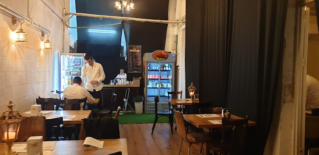 בערלה - מזון לגוף מוזיקה לנשמה - הסעדה